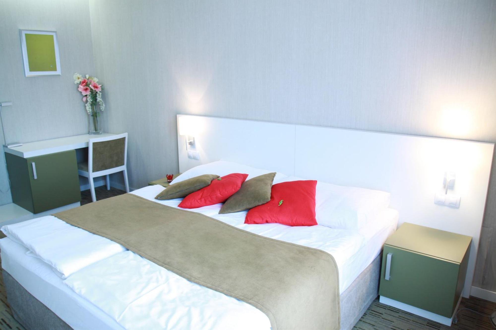 Hotel Empire Trnava Room photo