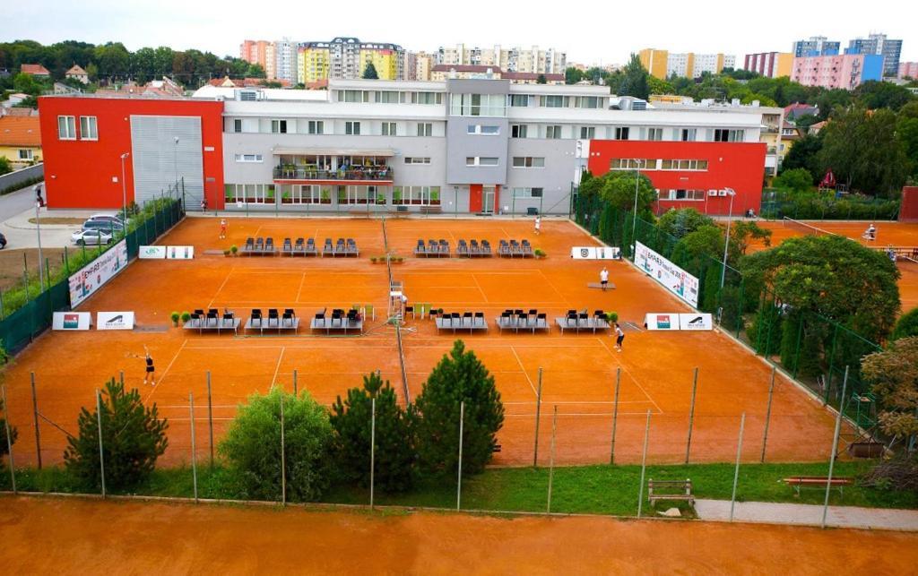 Hotel Empire Trnava Exterior photo